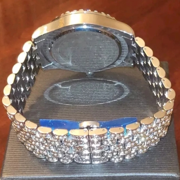 Mens Luxury Skeleton Style Date Display Simulated Diamond Quartz Movement Watch - Picture 3 of 9